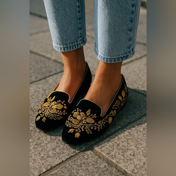 Alexander McQueen Embroidered Velvet Acorn Smoking Slipper - Picture 15 of 15